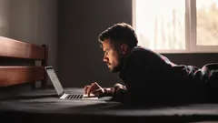 Niet uit luxe: hoe polyworking een trend werd en waarom het ook schadelijk kan zijn