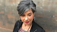 Grijs haar is weer in de mode: 5 kapsels die elke look verjongen zonder te verven
